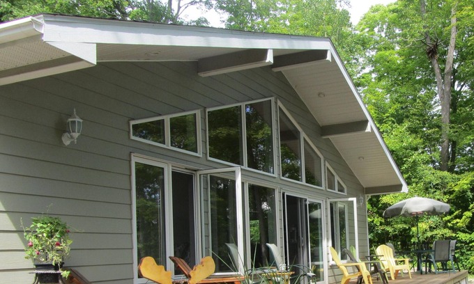 Frontenac Cottage | Bobs Lake 3 bedroom Cottage