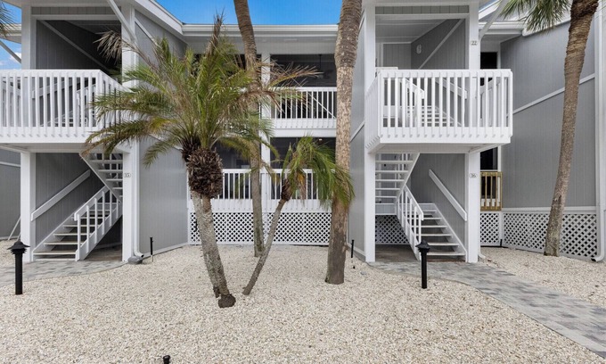 Boca Grande Condo | Boca Grande North 16 - Large 2 Bed/2 Bath - Sleeps 6 - Awesome Bay Views - First Floor