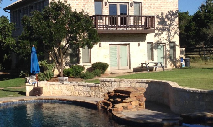 Boerne House | Boerne Hill Country 3000 Sq Ft Guest House with Pool on 5 Enclosed Acres, Sleeps 12