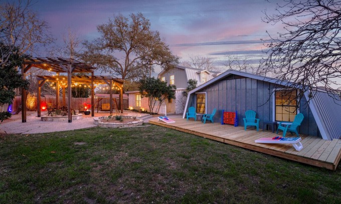 Boerne House | Boerne River House~Groups~Main Street~Games~Firepit