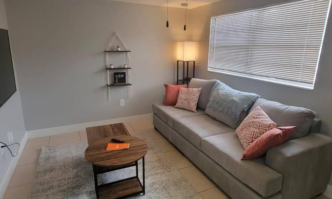 Terrace Park Apartment | Bohemian 1 Bedroom- Minutes from Busch Gardens