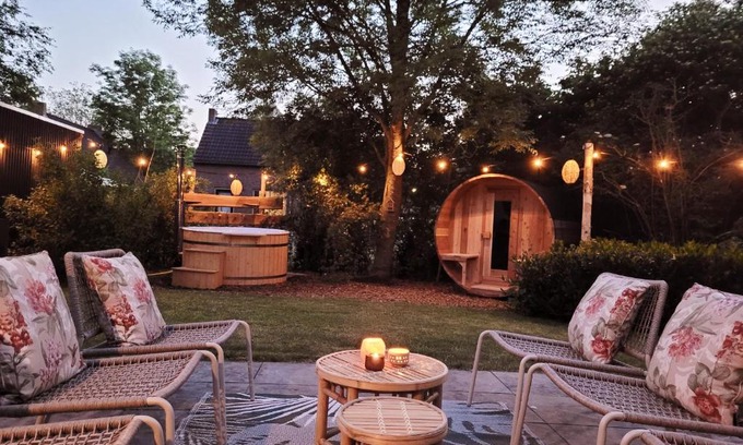 Ewijk House | Bohemian Wellness met hottub & sauna