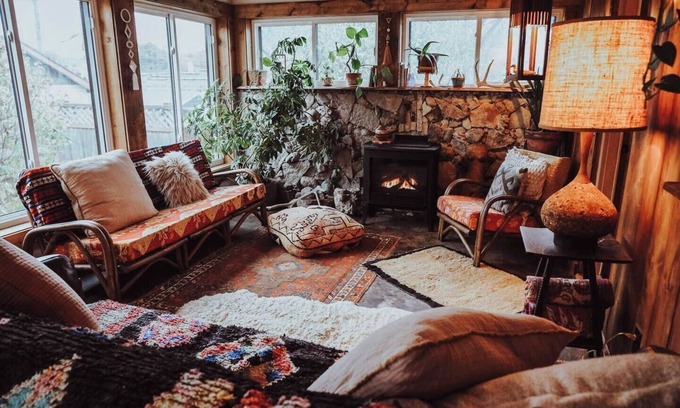 Bay View Cottage | Boho Art cottage in hip Bay View, Milw neighborhood- 3bed, Sauna, Hot Tub