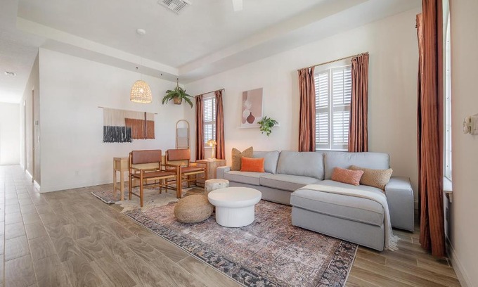 Town N County Park House | ✿ Boho-BBQ Grill-Fire pit-10 mins from Airport ✿