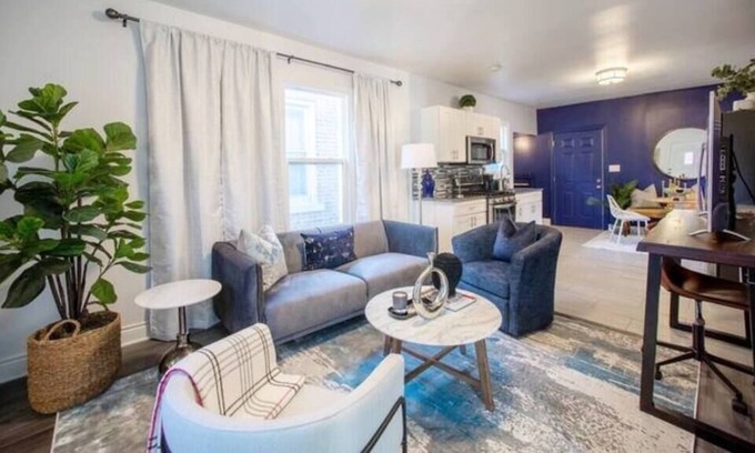 Melrose Park House | Boho Blue | Free Parking | 15 min Chicago/O'hare