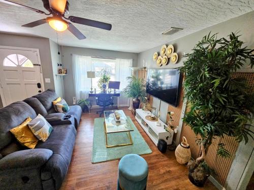 Interchange Square House | Boho Breeze Stay