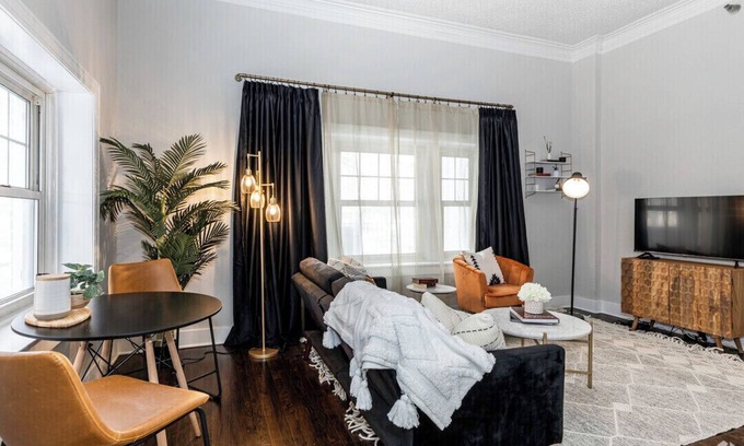 Central Hyde Park Apartment | Boho Chic/1 Bedroom/Entire unit