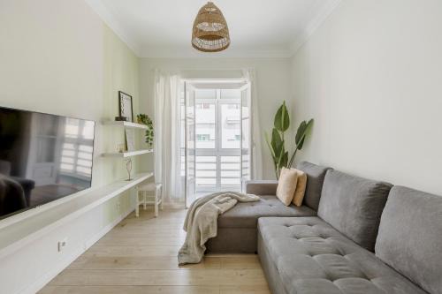 Mina Apartment | Boho Chic 2 bedroom gem 10 min from dowtown free parking