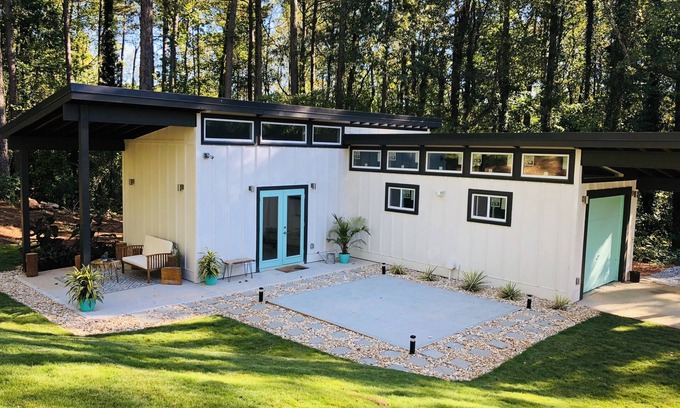DeKalb County House | Boho-Chic Bungalow with Large Private Terrace