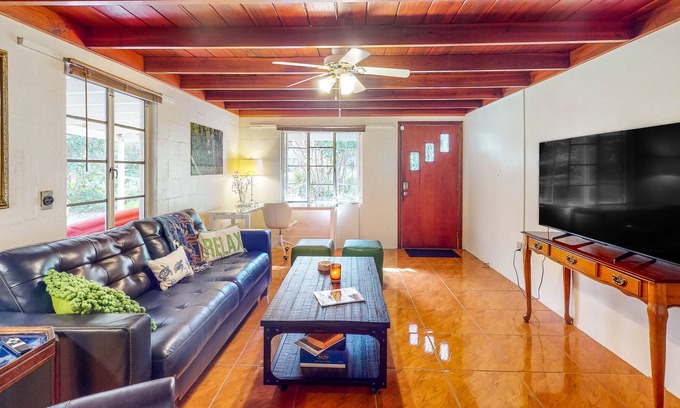 Nalcrest Cottage | Boho-chic cottage with direct lake access, amazing views - dog-friendly
