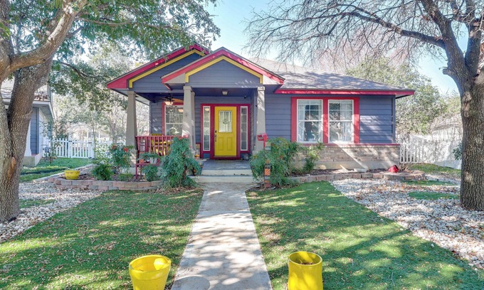 Kyle House | Boho-Chic Retreat w/Yard, 22 Mi to Dtwn Austin!