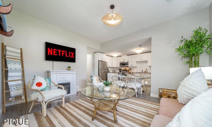 North Central Edmonton Apartment | BoHo Chic Suite - Long Stays - Fireplace - Garage