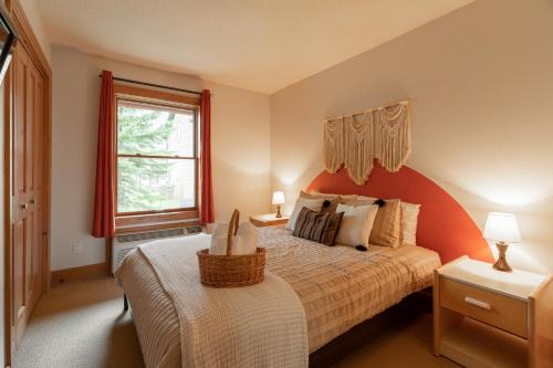 Mont-Tremblant Apartment | BOHO CONDO Downtown - Bike in&out - Shuttle - Park