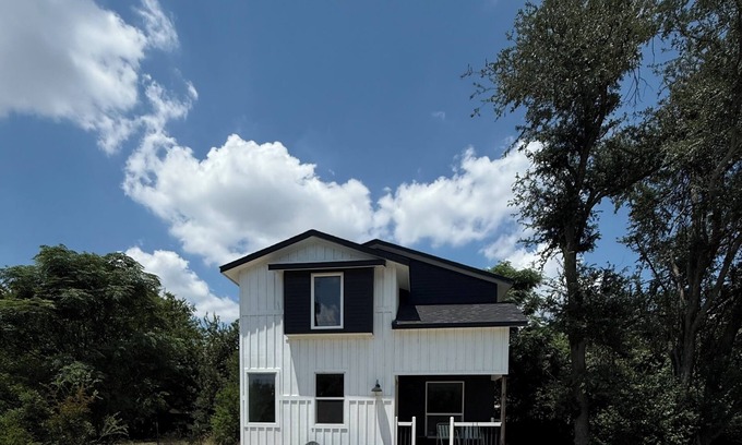 Cedar Park House | Boho getaway in Cedar Park