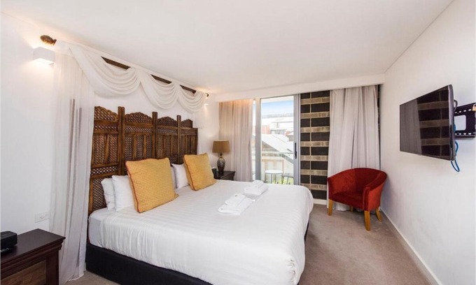 Perth House | Boho Room in the City with Remarkable Rooftop