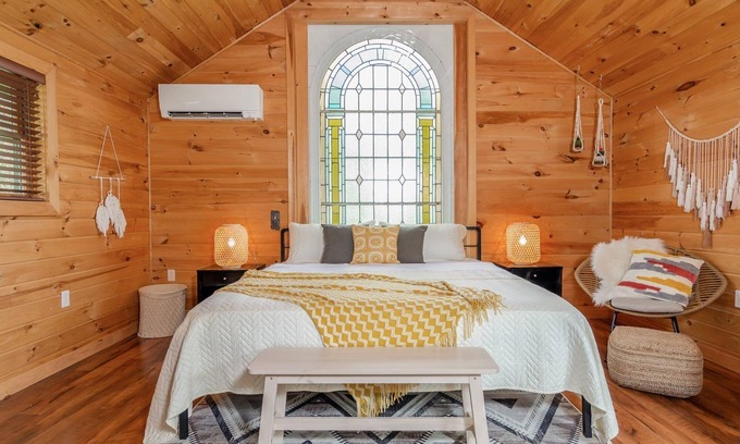 Ithaca Cottage | Boho room with King bed at New Park, a picturesque Finger Lakes event venue