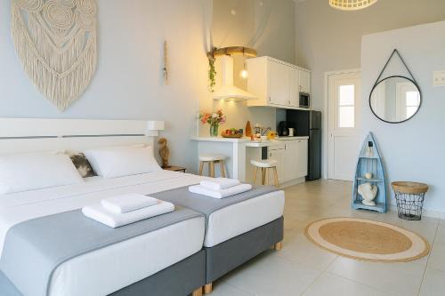 Sissi Apartment | Boho Sisi Retreat - Poolside Oasis & Private Hot Tub