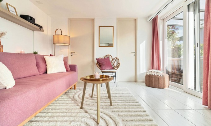 Montbrelloz Apartment | Boho Style | Video projector & Netflix, Free parking, Lake 5min away by car