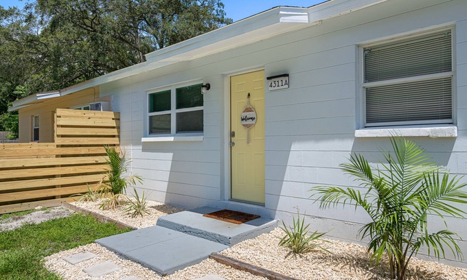 Tampa Villa | Boho Villa A