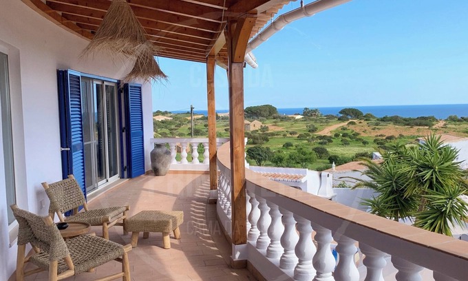 Lagos Villa | Bohovilla mit Meerblick und Pool