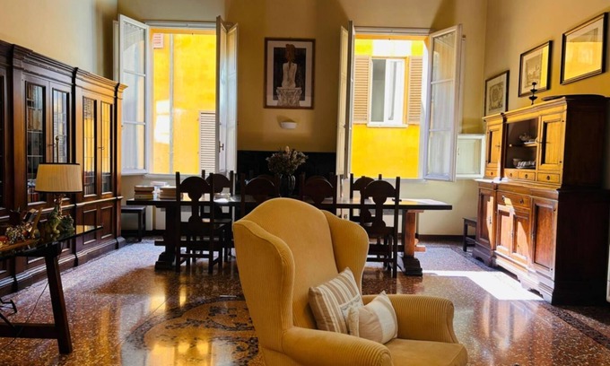 Historic Center Apartment | Bologna Medieval Art Loft