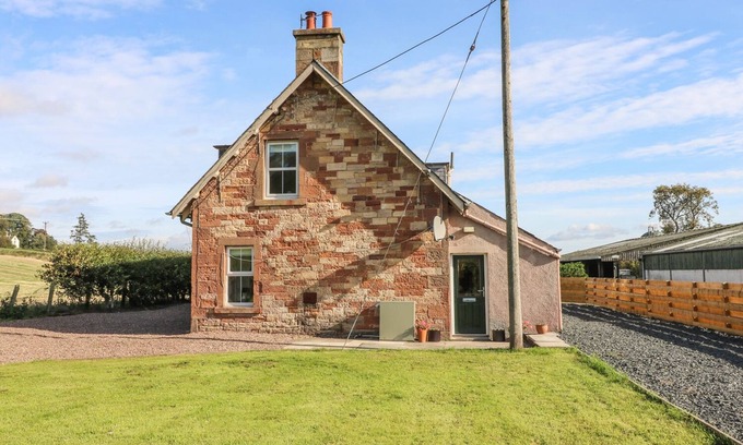 Jedburgh Cottage | BONJEDWARD MILL FARM COTTAGE, pet friendly in Jedburgh