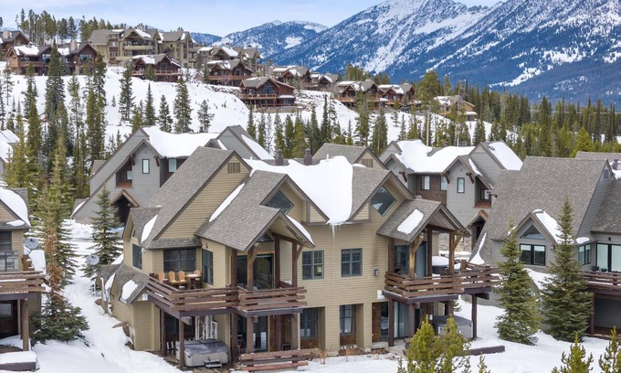 Saddle Ridge House | Book a Holiday Stay Today! Ski-in, Ski-out Townhome with Private Hot Tub and Fireplace!