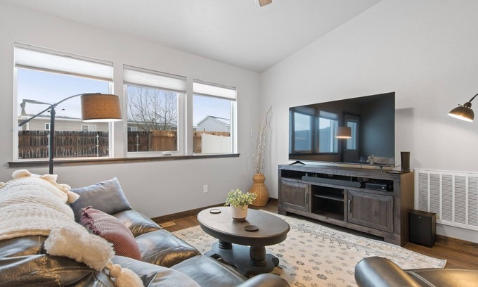 Kalispell House | Book a Whitefish Summer Getaway! Charming Kalispell Townhome!
