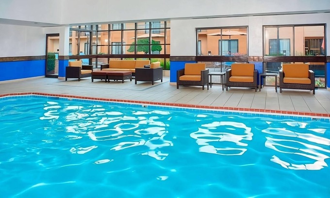 Auburn Hills Hotel | Book It! Cozy Suite, Indoor Pool, Pet Friendly, Indoor Swimming Pool!