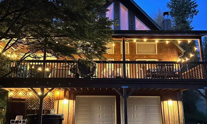 Silver Creek House | Book Now for Your Summer Lake Getaway! Hot Tub & Covered Deck! Boat Access!