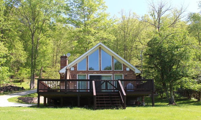 Grassy Creek Cottage | Book Your August Cabin Retreat Before It's Gone @ Riverside Escape