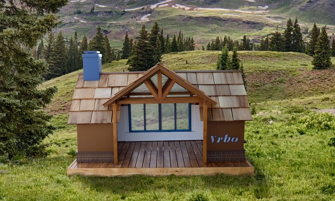North Burnet Ski Chalet | BOOKED - Is your dog fancy? This luxe cabin is for creatures who love comfort