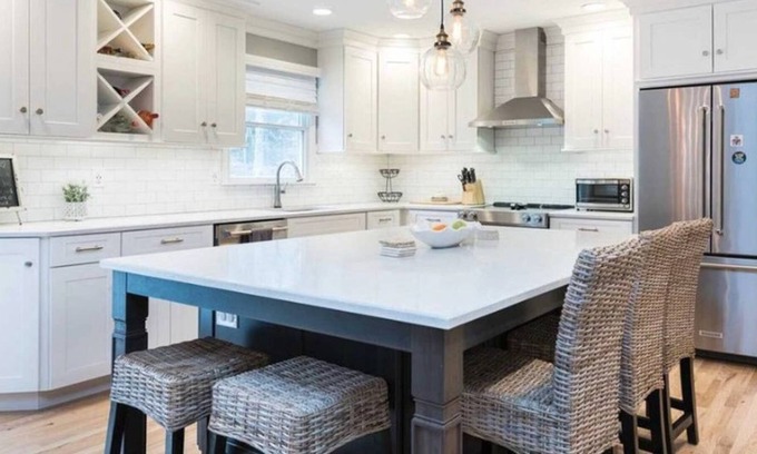 Westhampton House | Booking Summer 2023 NOW! 20k June, 34K July and 39k August. Renovated