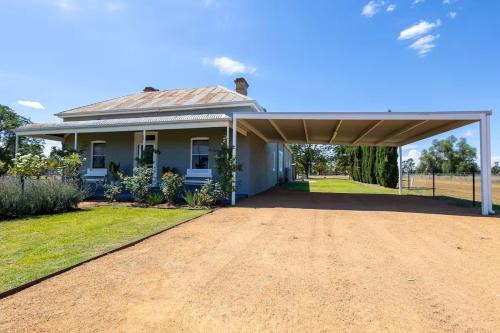 Dubbo East House | Boothenba Cottage Farm Stay Firepit