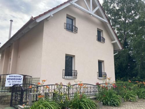 Tarcal Bed & Breakfast | Bor-Bazilika-Vendégház