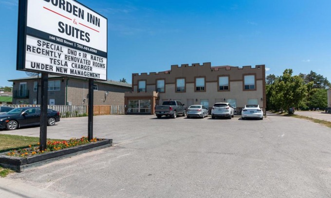Angus Hotel | Borden Inn and Suites