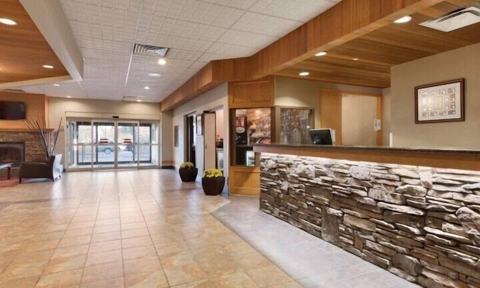 Lloydminster Hotel | Border Inn and Suites Lloydminster