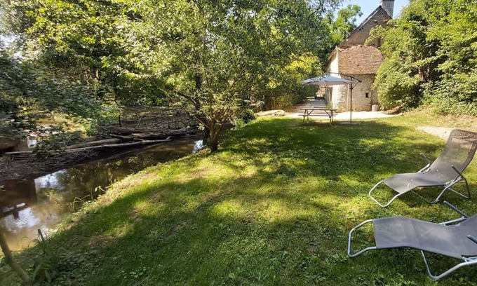 Nohant-Vic Cottage | Bordered by the river & millstream, 18th century Berrichon cottage