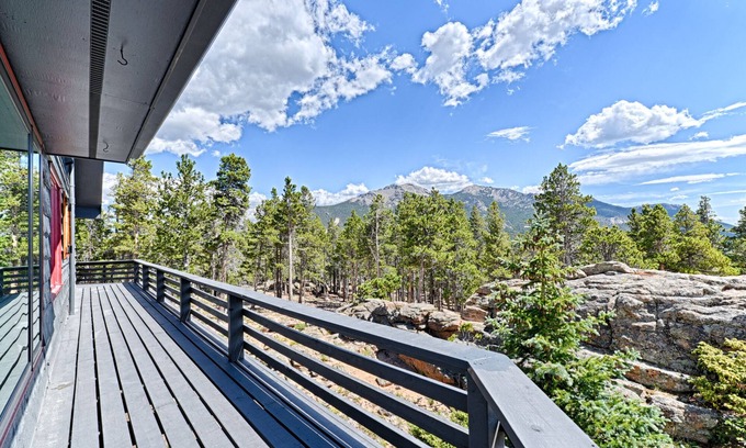 Estes Park House | Bordering RMNP! Big Views, Secluded, 6 Acres with Mountain Stream