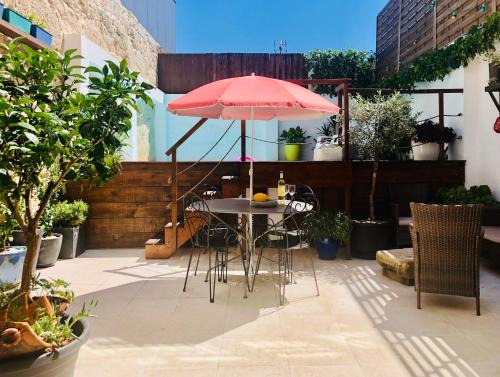 Santa Marinha Bed & Breakfast | Boreal Porto Gaia - Patio & Pool