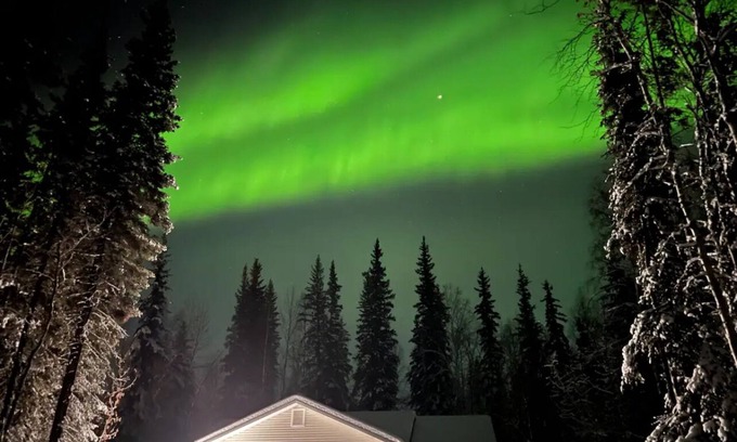 Badger Apartment | Borealis Abode: Abundant Amenities; Private Hot Tub, Pool Table, and King Bed