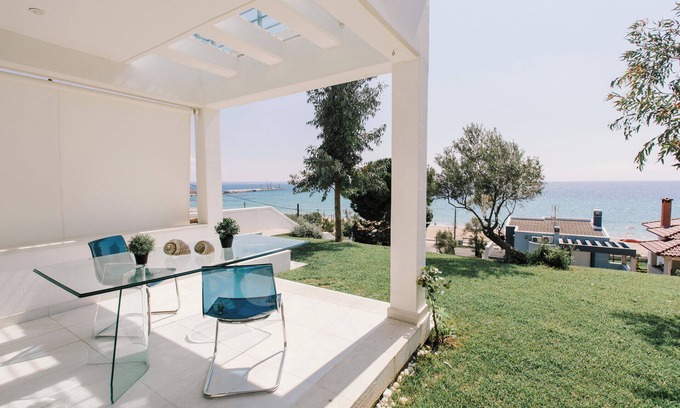 Nea Moudania Villa | Borealis Beachfront Villa, Moudania
