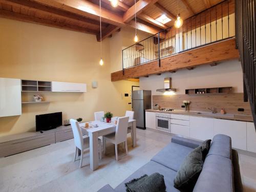 Endine Gaiano House | Borgo Antico Lake Endine Hospitality