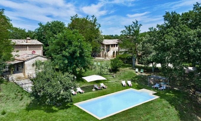 Buonconvento Villa | BORGO ANTICO - Nine Bedroom Villa, Sleeps 20