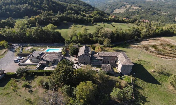 Valmozzola Bed & Breakfast | "Borgo Gerbina" Agriturismo & Azienda agricola