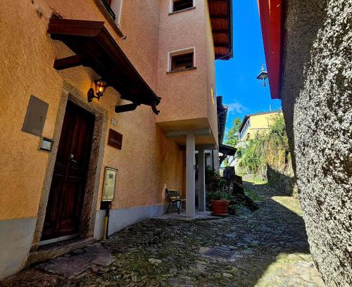 Maccagno House | Borgo Paradiso Guest House