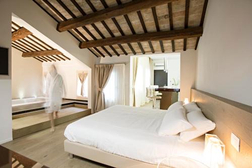 Ferrara Historic Centre Bed & Breakfast | Borgoleoni 18 - Room and Breakfast