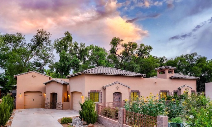 Albuquerque House | Bosque Retreat on the Rio - An Irvie Home