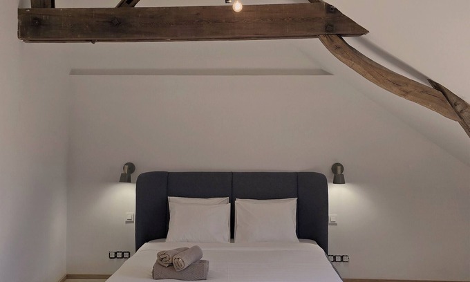 Lens Apartment | Botanical Garden-Apartment -Ground floor