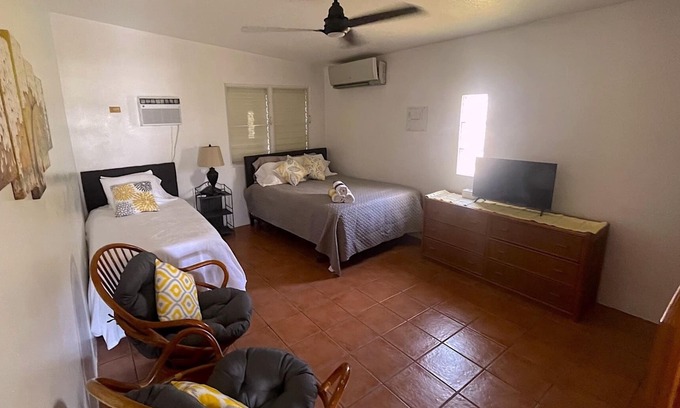 Culebra Pueblo Apartment | Bottoms Up #2 - Cozy apartment just minutes from downtown!